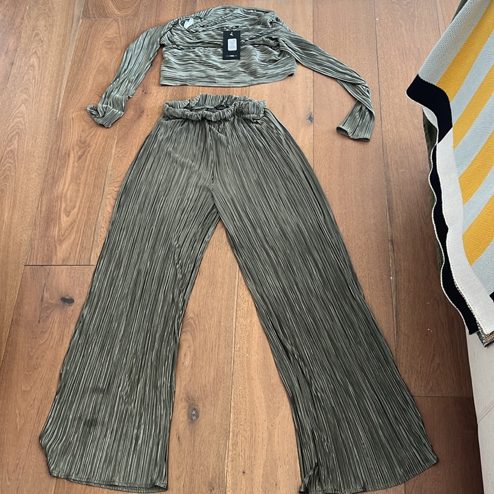 Two piece set